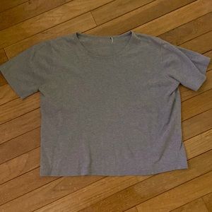 Cropped grey tee shirt